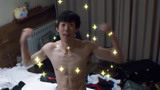 《青春旅社》搞怪男孩张国伟360度炫腹肌！