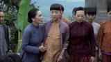 罗龙镇女人：春兰看着担架上的丈夫，要挺着大肚子，开始复仇了！