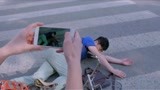 真心想让你幸福：大叔骑车摔倒在路边，路人第一反应居然是拍视频