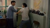 唐山大地震，李晨饰演独臂残疾人，妈妈徐帆细心照顾