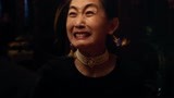 女子刚从棺材里爬出来就捅了男子一刀   这得有多大仇啊