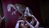 侏罗纪公园：迅猛龙左右夹击，眼看博士要被吃，霸王龙突然袭击！