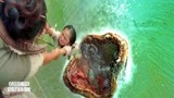 西游降魔：鱼妖一个血盆大口，吃掉小女孩，亲妈直接跳下去报仇！