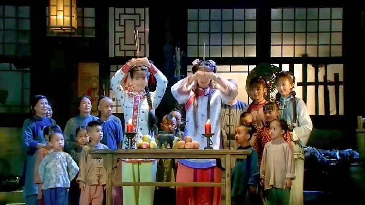 新还珠格格2:小燕子紫薇结拜姐妹,小燕子帮忙送信物,意外中箭
