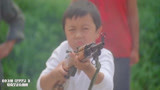 小飞侠：老爸正在教徒弟，不料儿子拿着AK就开一枪，吓坏了！