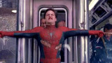 蜘蛛侠2：蜘蛛侠这段拉火车，难以超越经典！众人齐心接住他