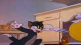 猫和老鼠：汤姆杰瑞联手，用刀和叉换着扎主人屁股！