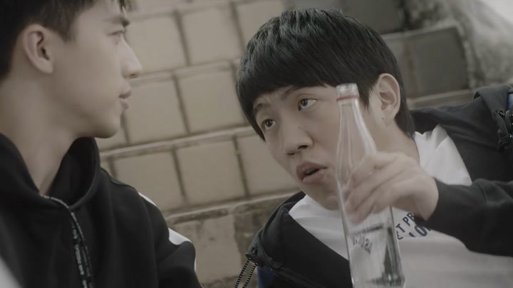 《荣耀乒乓》贾昱跟于克南称兄道弟 这算是朋友吗?