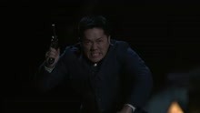 蚂蚱:日本军官骑马叫嚣,绝世高手手起刀落,一枪把他打下马