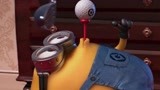 《神偷奶爸2》：小黄人也打高尔夫球，这也太搞笑了吧！