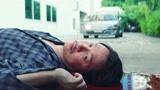 唐人街探案：潘粤明跳楼逃跑，被肖央刚好开车撞到，太巧合