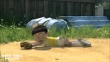 哆啦A梦：胖妞这是打球还是打人？一球打到大雄屁股上