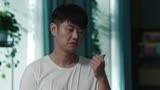 黑白禁区：美女被男友打，叔叔这时赶到，霸气为美女撑腰