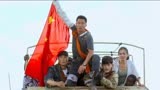战狼2：最振奋人心的片段，在交战区亮出中国国旗！