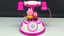 小猪佩奇电话机给佩佩猪打电话