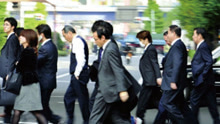 日本经济为什么迅速下降？