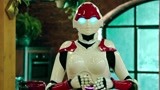 《澳门风云3》傻强碰到美女机器人 春心萌动