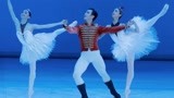 中国芭蕾“点亮”艺术之都  《过年》巴黎首演获赞誉