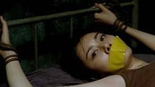 秋瓷炫为了寻找失踪的妹妹被变态大叔绑架，受尽折磨，最后把变态