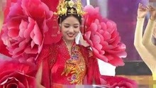 气质女神！张梓琳一身牡丹中国红亮相“亚洲文化嘉年华”尽显优雅