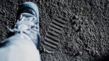 尼尔在月球上留下第一个人类脚印 前方名台词出没