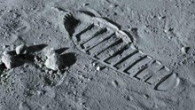 阿姆斯特朗当年在月球留下的脚印，如今变成什么样了？