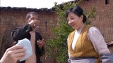 穷孩子富孩子：女儿得知残疾父亲卖唱赚钱，心里矛盾该不该读书
