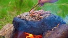 皮皮虾用石头炒着吃，真香！