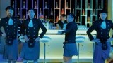 不二神探：警察假扮服务生，还被要求穿裙子跳舞，太拼了