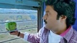 乘客买了个椰子，却怎么也拿不进来，印度喜剧电影《误入雷池》