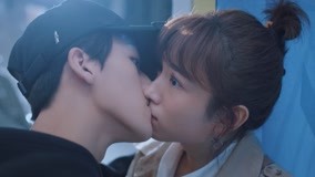 Tonton online EP01 Jiang Kele and He Luoluo kissing Sub Indo Dubbing Mandarin