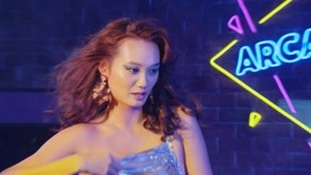 Watch the latest Quynh Anh's Dress Falls Off During the Photoshoot (2021) online with English subtitle for free English Subtitle