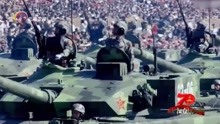 2009年国庆阅兵，99式坦克方队出场，镜头拍下当时画面