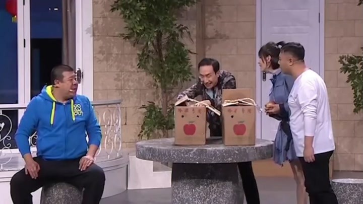 《两箱苹果》片段，秦卫东偷换被识破，都是韭菜盒子惹的祸