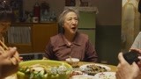 阳光姐妹淘：张丽君和奶奶抢电台，奶奶气得直骂人，笑死了