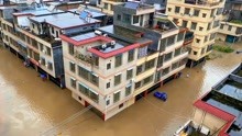 广东英德网友发帖求助：洪水致多位居民被困，有小孩已失联2天