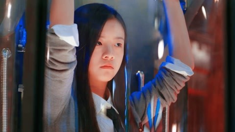 同学两亿岁:宣墨被坏人抓住,谁知她早有准备,故意被他抓的