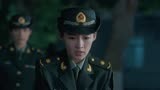 爱上特种兵：主任忙撩妹使唤夏初，小军：你咋不去，主任回答尴尬