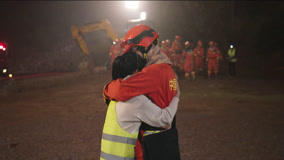 Tonton online EP40 Nan Chu and Lin Luxiao embraced in the firelight Sarikata BM Dabing dalam Bahasa Cina