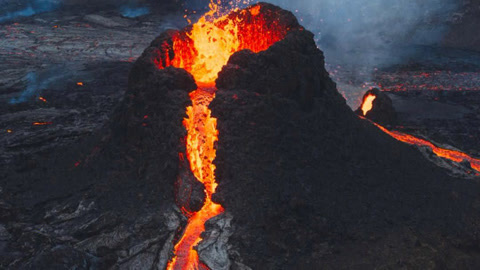 坦波拉火山图片