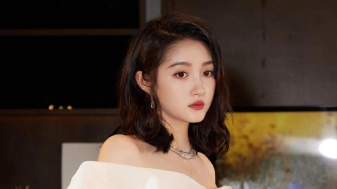 Tonton online 都是陳凱歌看中的童星，為何關曉彤成國民閨女，而他卻淪為十八線 (2025) Sarikata BM Dabing dalam Bahasa Cina