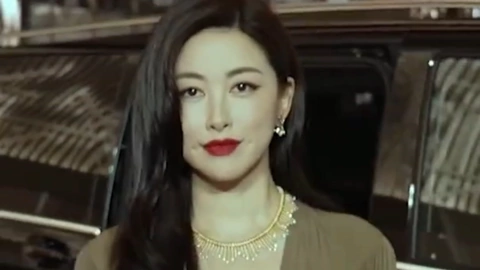  朱珠帶整整四個月妝 素顏驚人 (2025) Legendas em português Dublagem em chinês